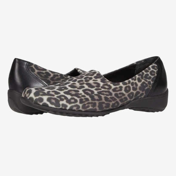 Munro Leopard Print Traveler Women's Slip-On Shoes Size 5M - Picture 1 of 16